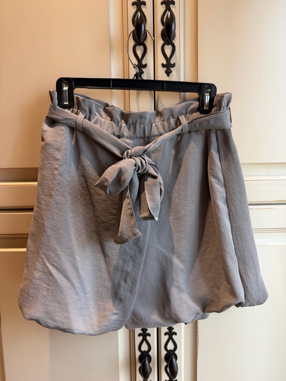 French Gray Tie-Waist Bubble Skort